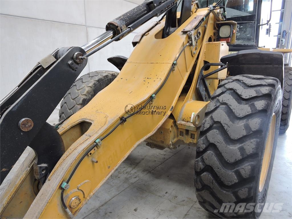 CAT 924G لوادر بعجل