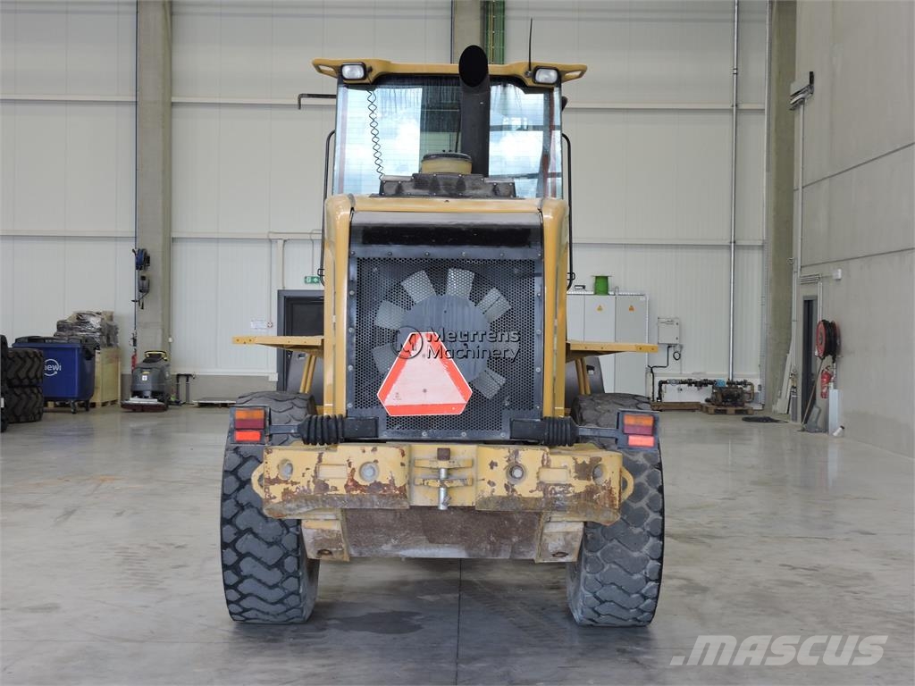 CAT 924G لوادر بعجل