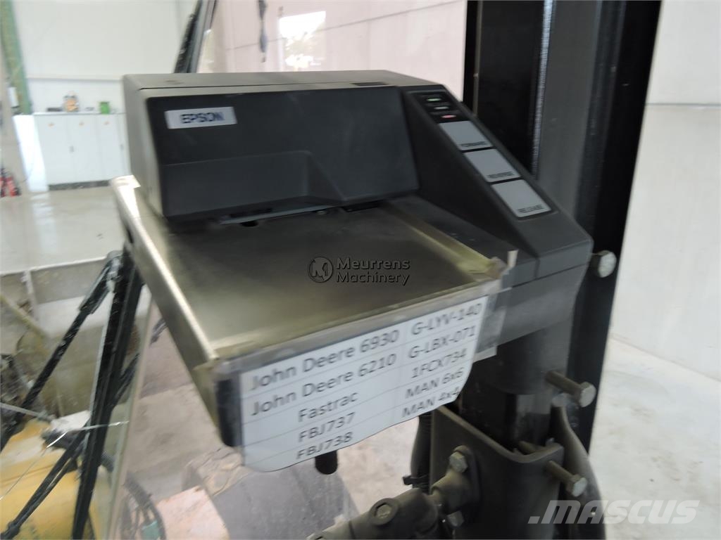CAT 924G لوادر بعجل