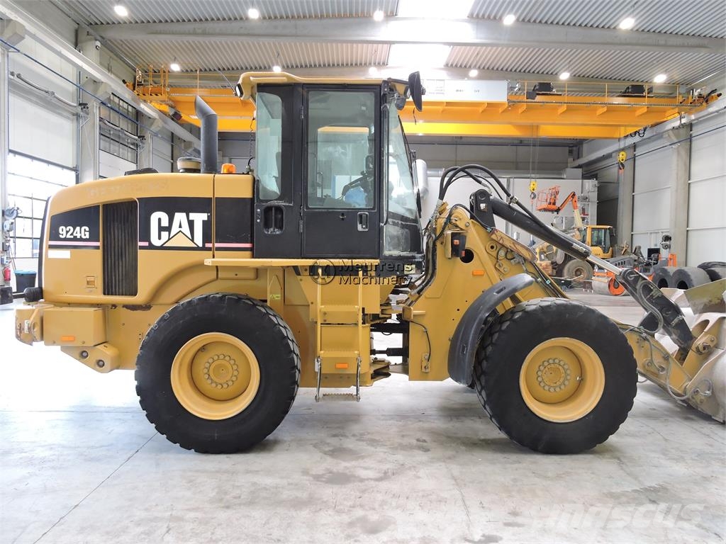 CAT 924G لوادر بعجل