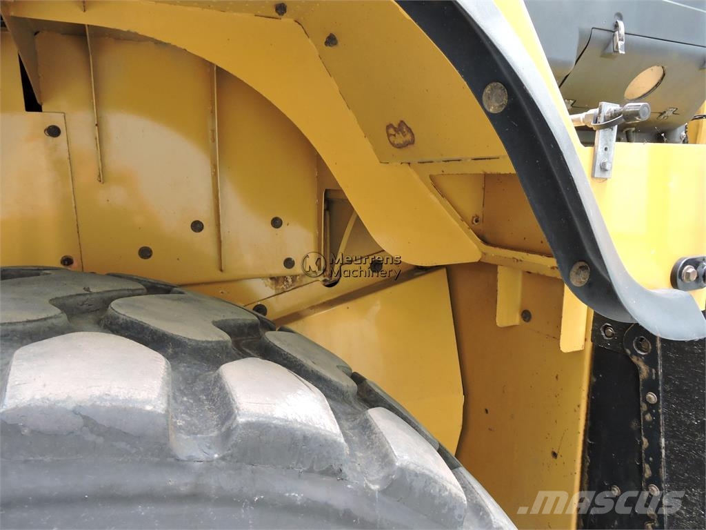 CAT 966M 3rd Function Pale gommate