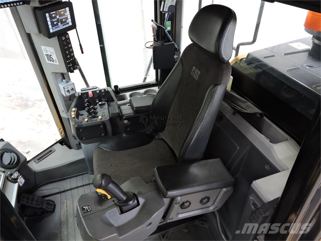 CAT 966M 3rd Function Pale gommate