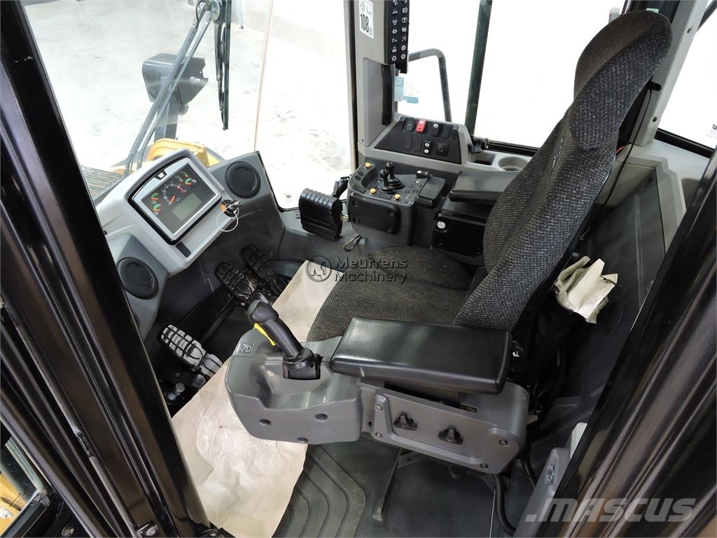 CAT 972M Wielladers