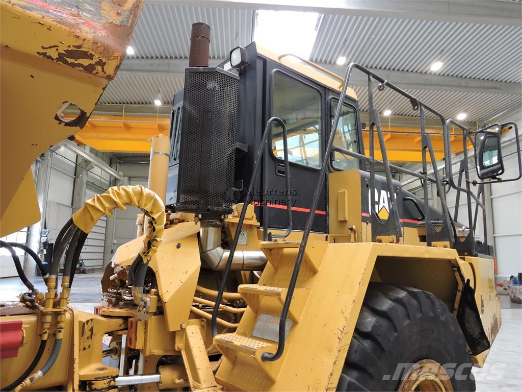 CAT D250E ساحبات مفصلية
