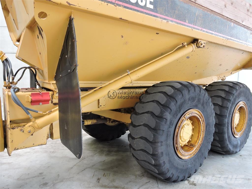 CAT D250E ساحبات مفصلية