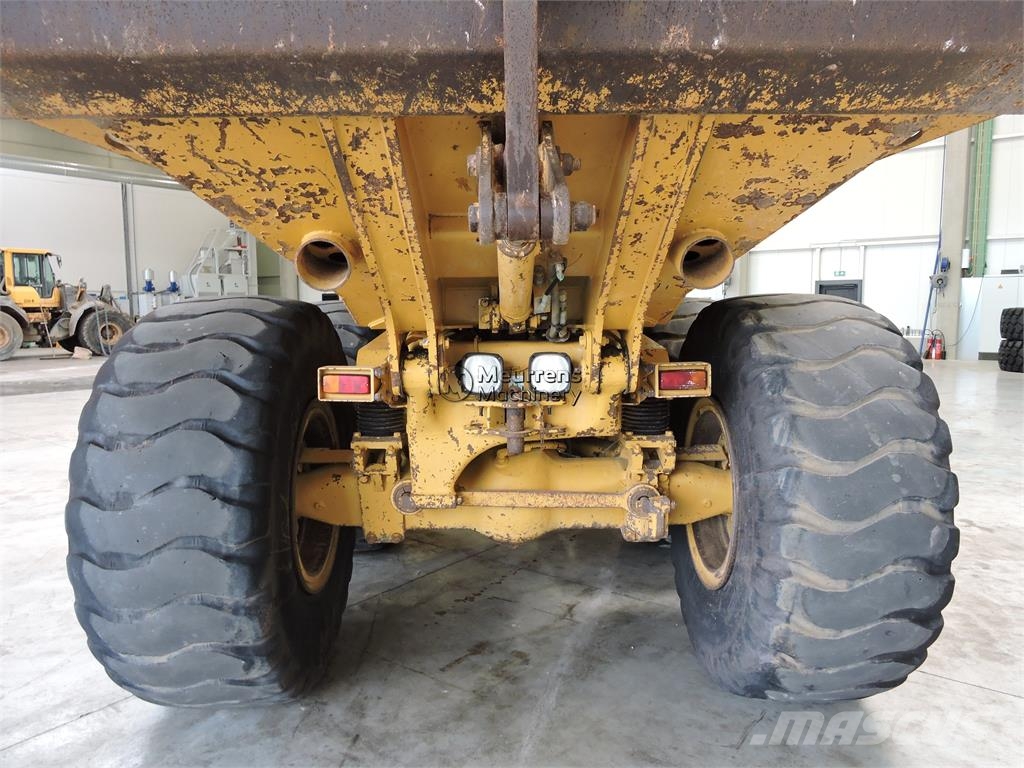CAT D250E ساحبات مفصلية