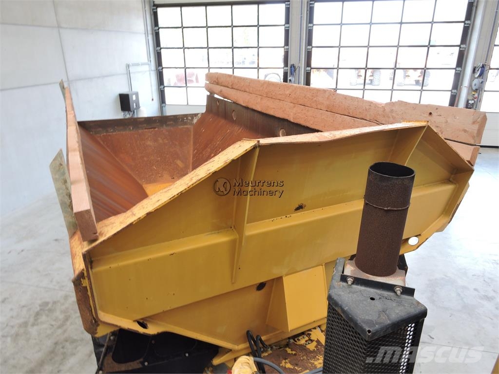 CAT D250E ساحبات مفصلية