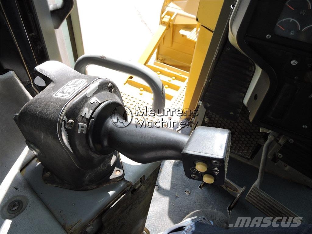 CAT D7R Buldozere