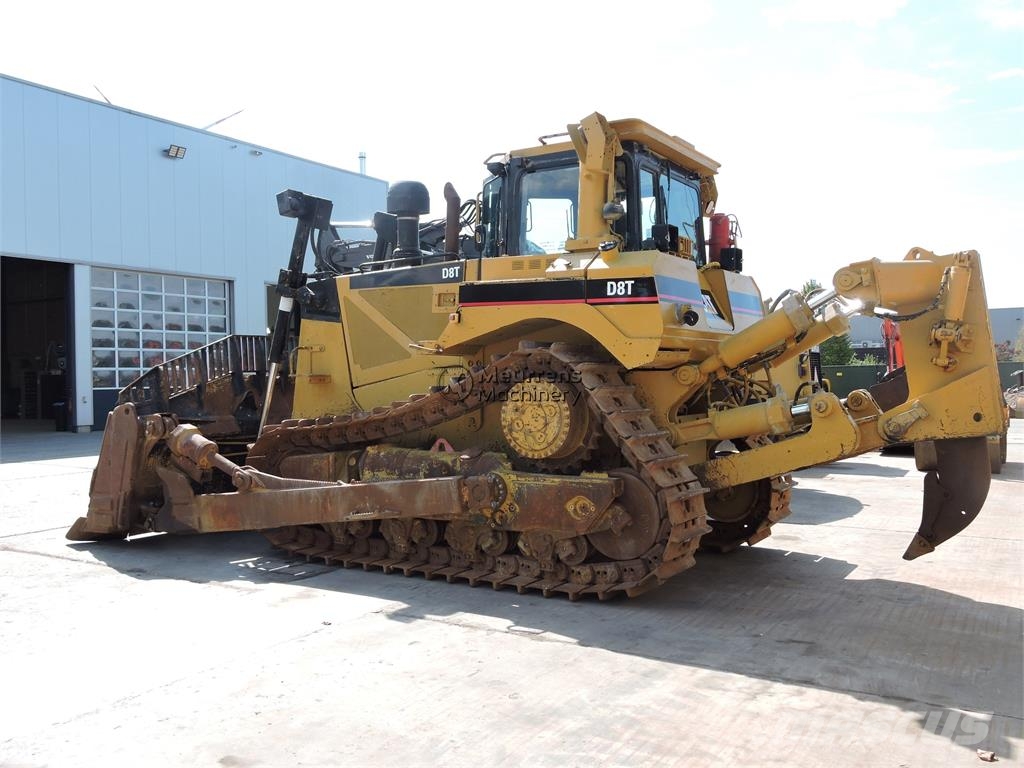 CAT D8T Buldožeri