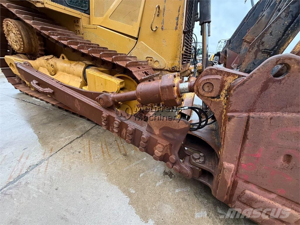 CAT D8T Bulldozers