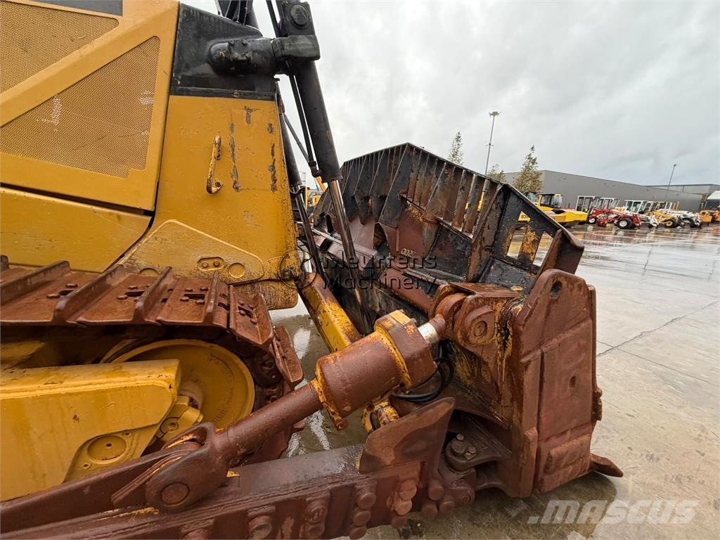 CAT D8T Bulldozers