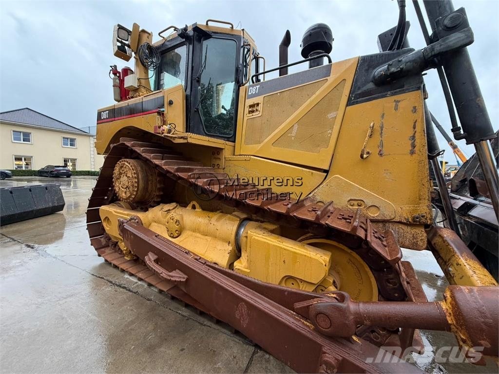 CAT D8T Bulldozers