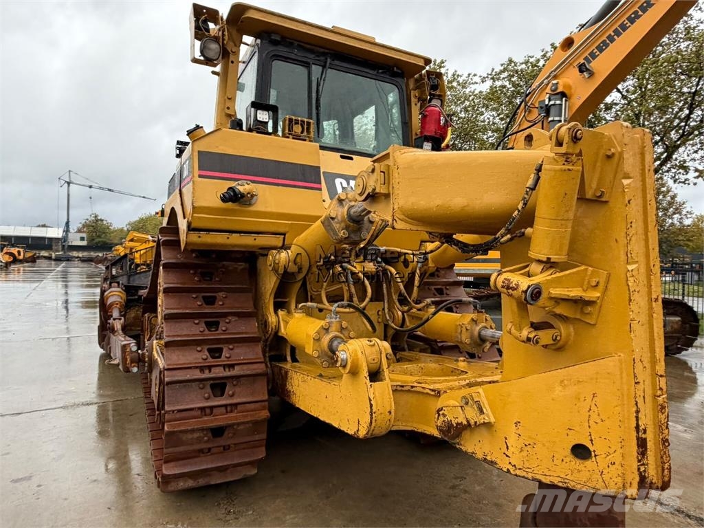 CAT D8T Bulldozers