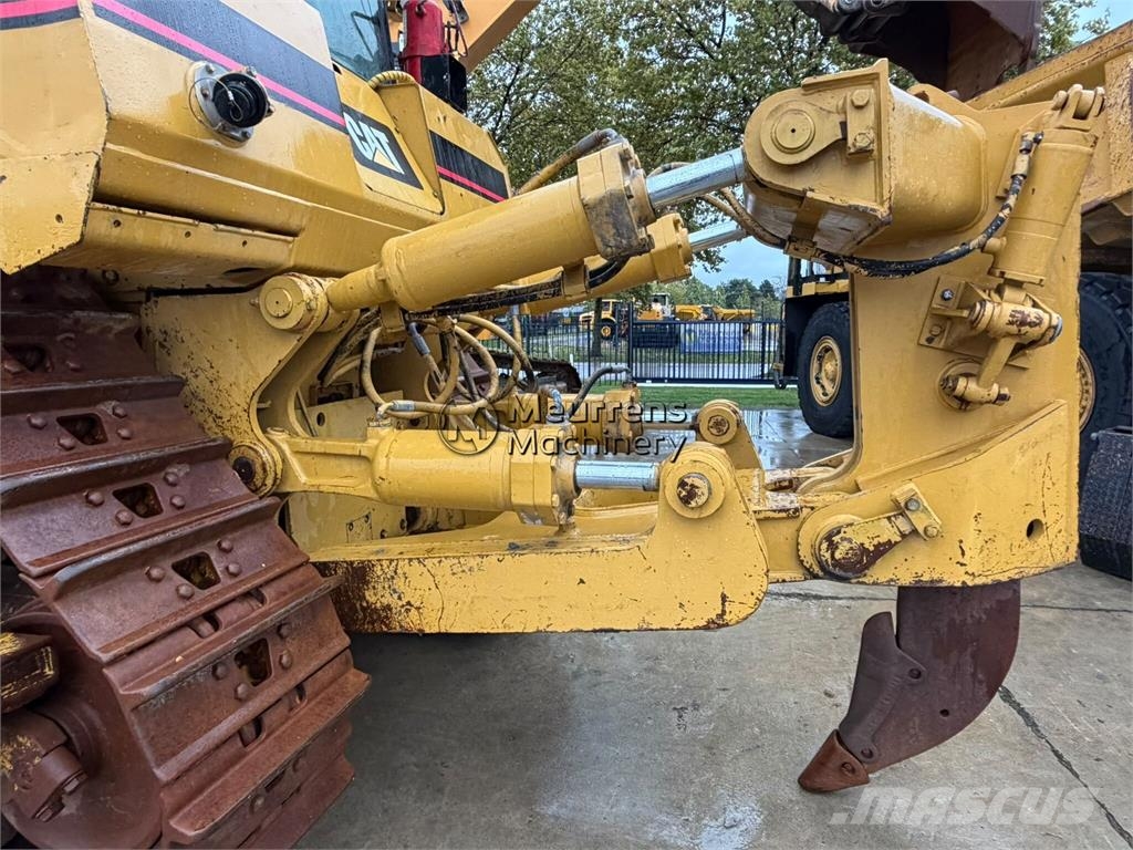 CAT D8T Bulldozers