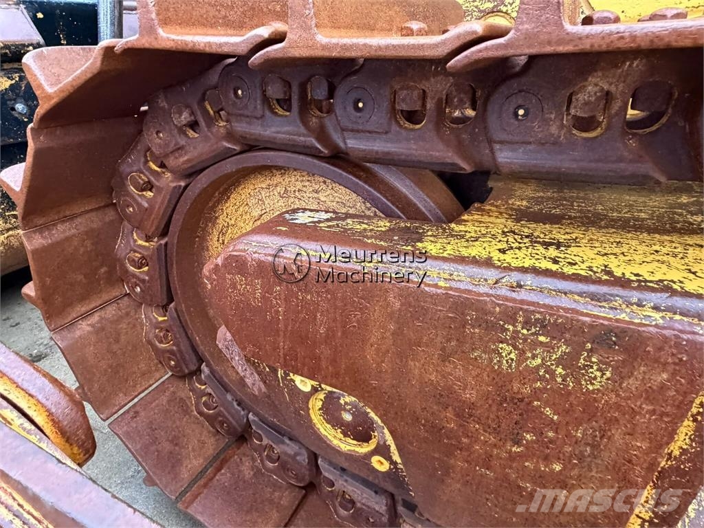 CAT D8T Bulldozers