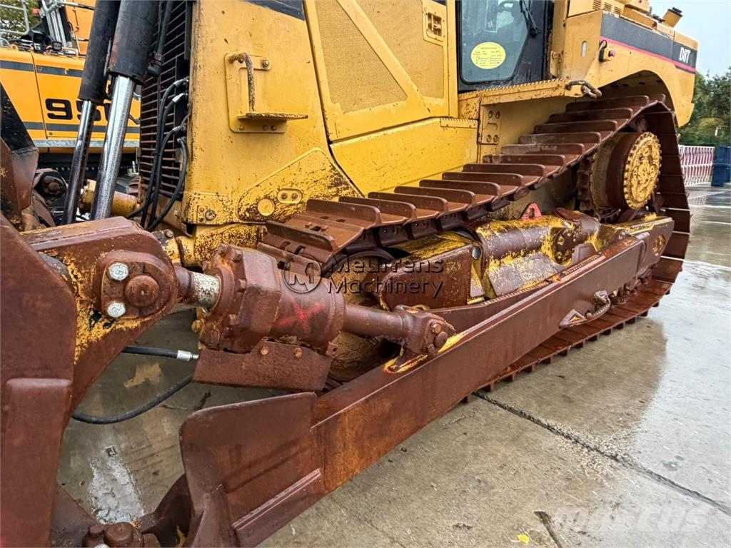 CAT D8T Bulldozers