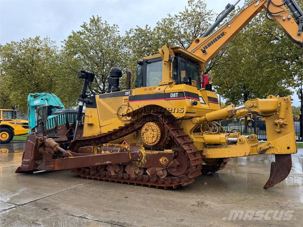 CAT D8T Bulldozers