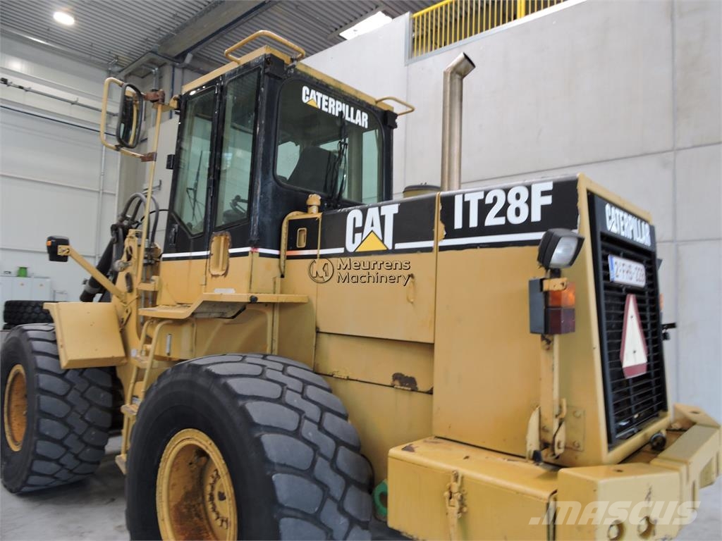 CAT IT28F لوادر بعجل
