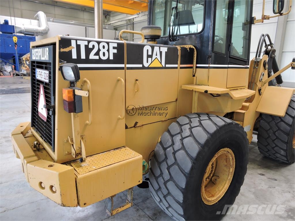 CAT IT28F لوادر بعجل