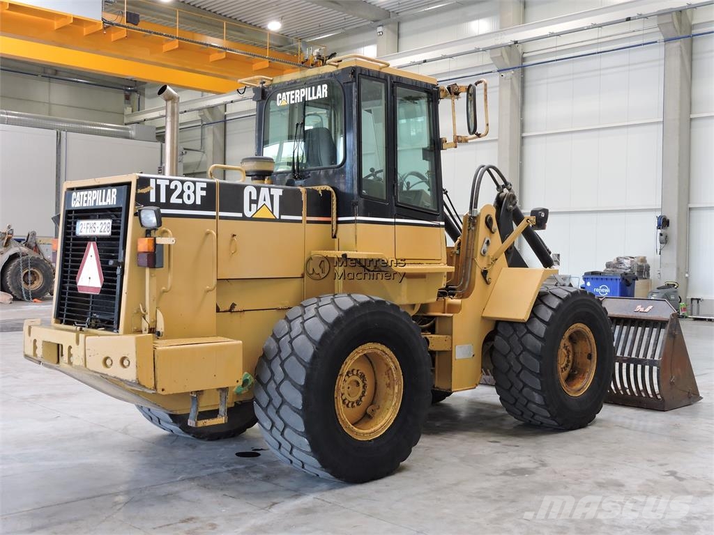 CAT IT28F لوادر بعجل