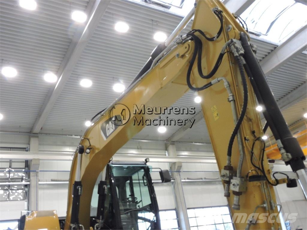 CAT M316D حفارات بعجل