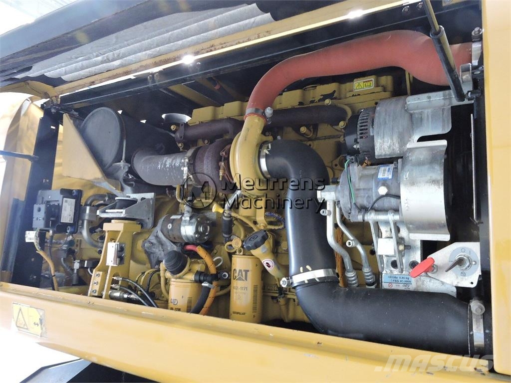 CAT M316D حفارات بعجل