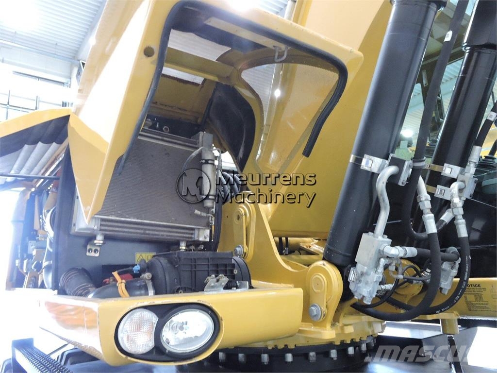 CAT M316D حفارات بعجل