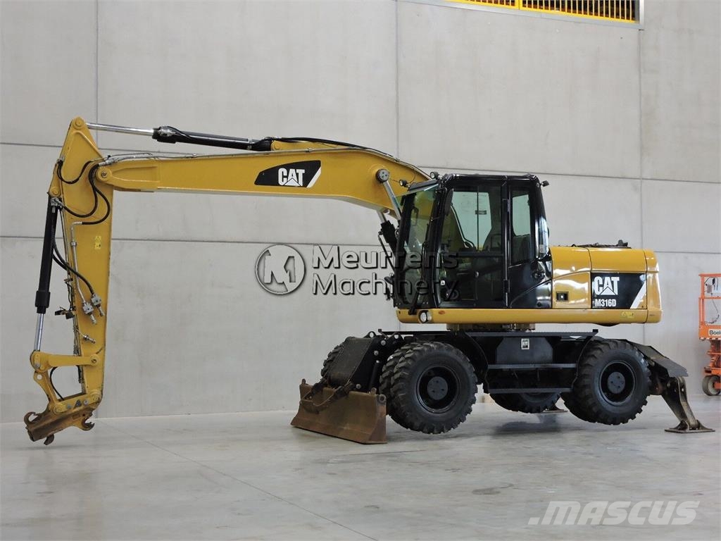 CAT M316D حفارات بعجل