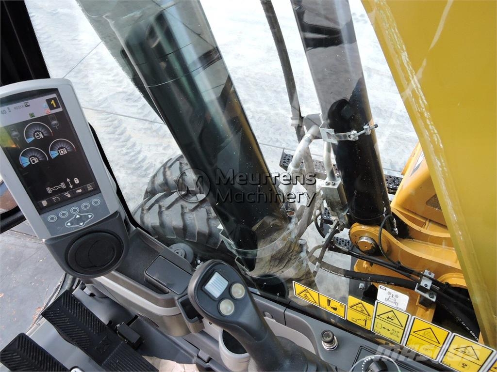 CAT M316D حفارات بعجل