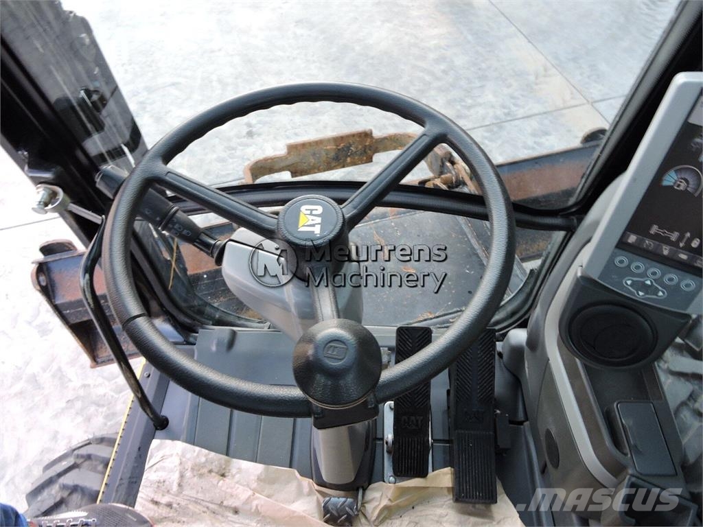 CAT M316D حفارات بعجل