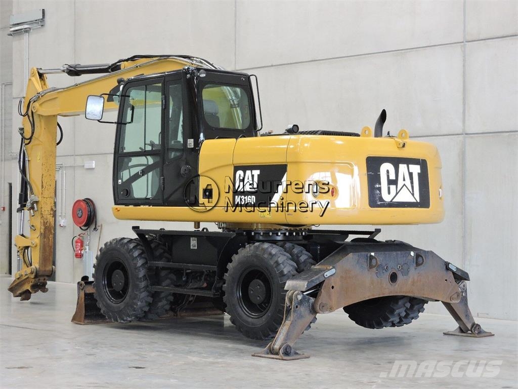 CAT M316D حفارات بعجل