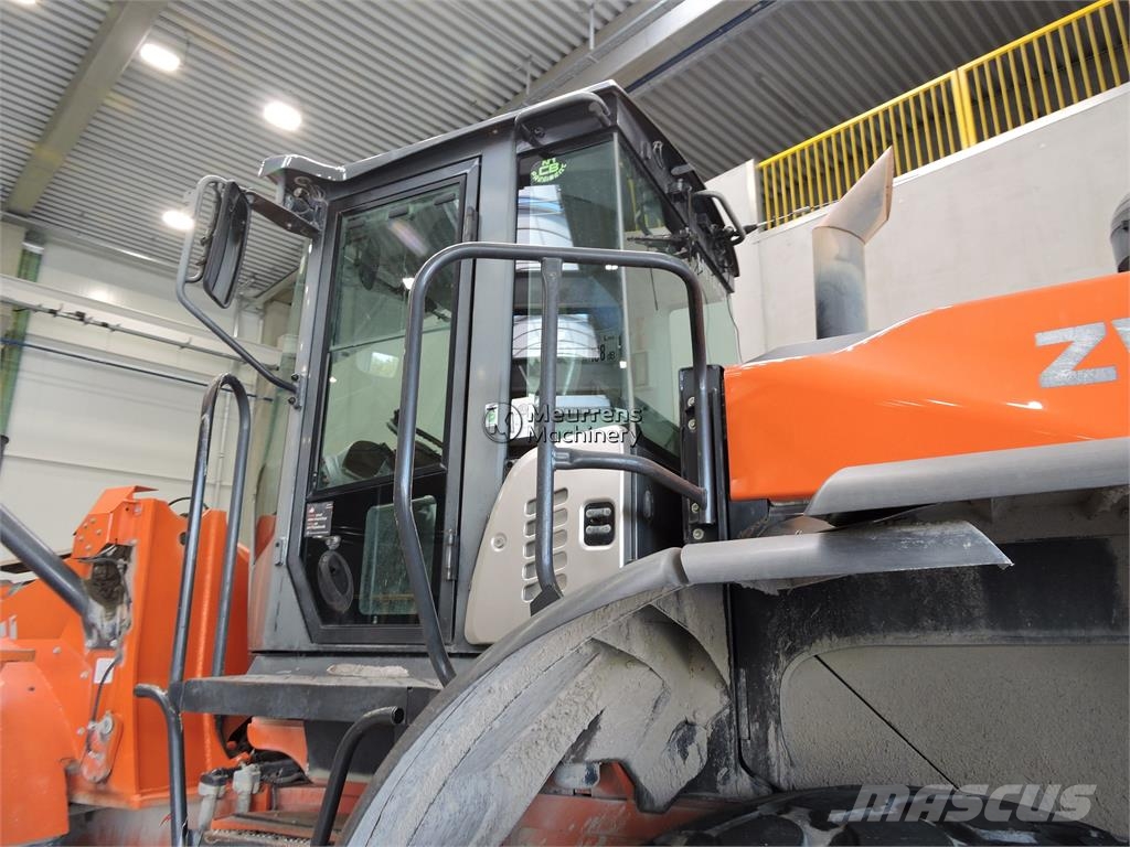 Hitachi ZW310 لوادر بعجل