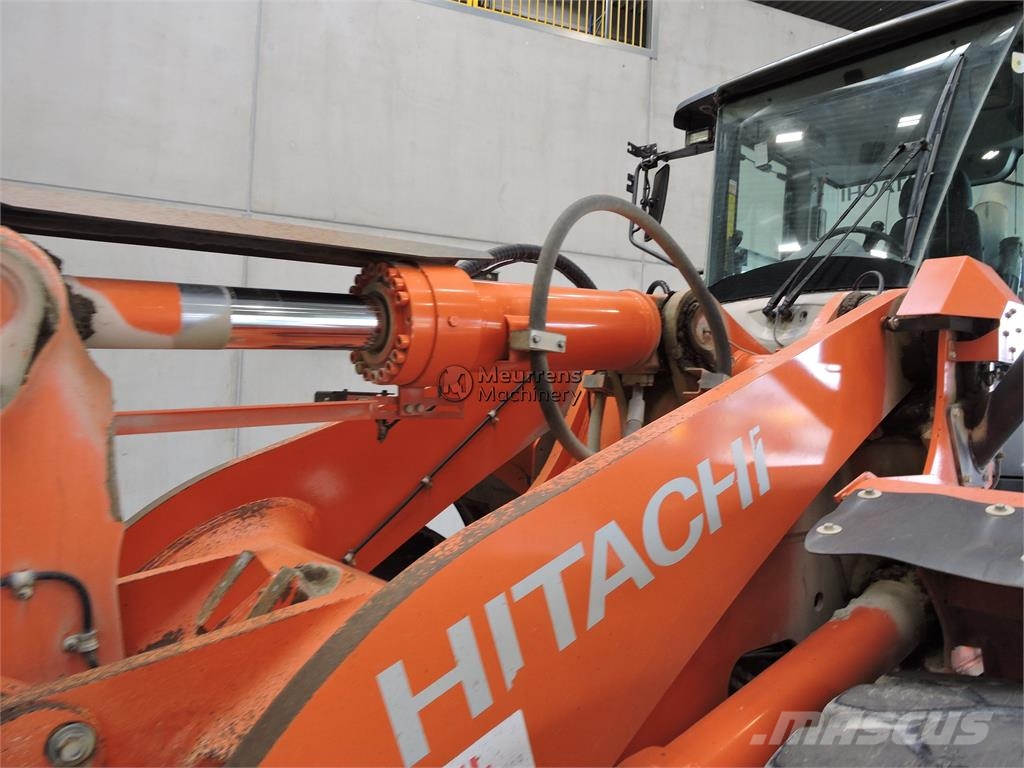Hitachi ZW310 لوادر بعجل