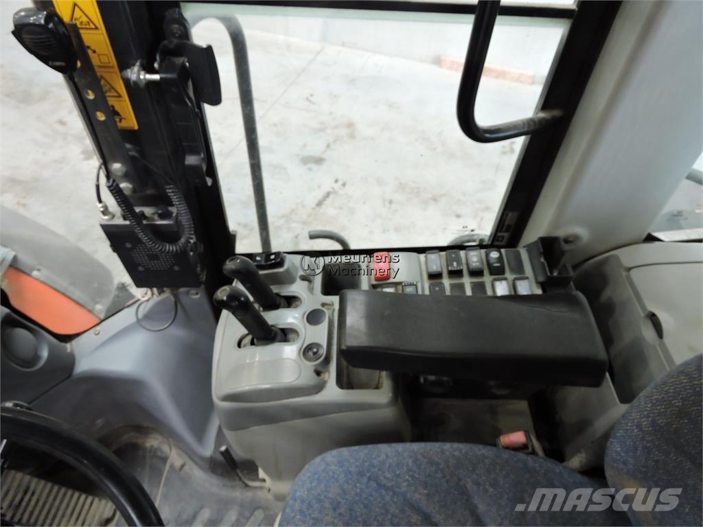 Hitachi ZW310 لوادر بعجل