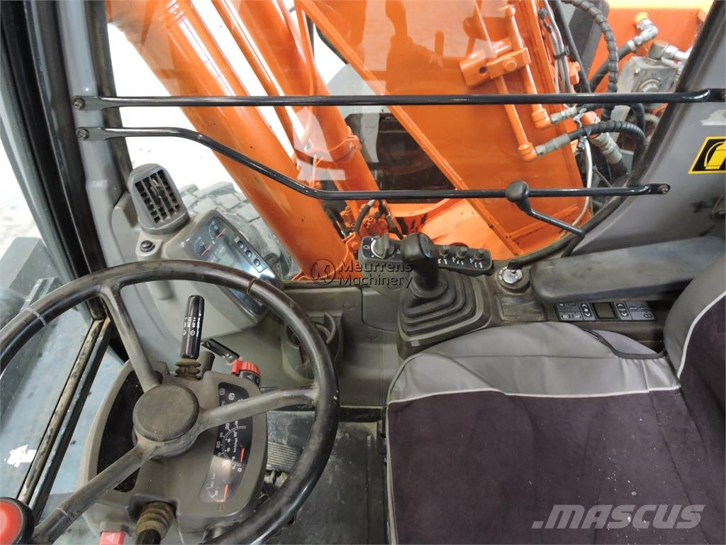 Hitachi ZX130W Mobilbagger