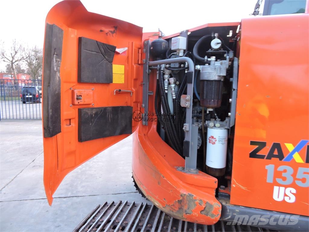 Hitachi ZX135 Raupenbagger