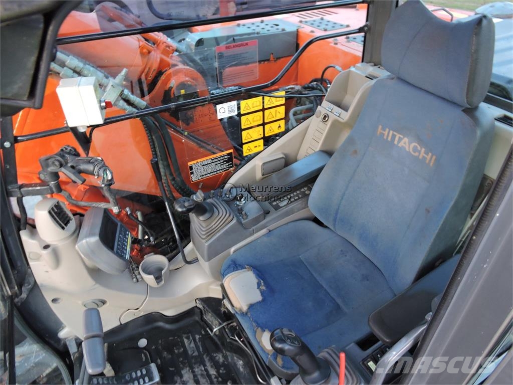 Hitachi ZX135 Raupenbagger