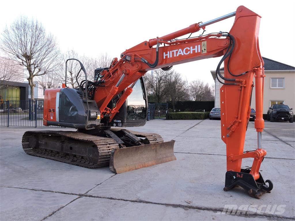 Hitachi ZX135 Raupenbagger