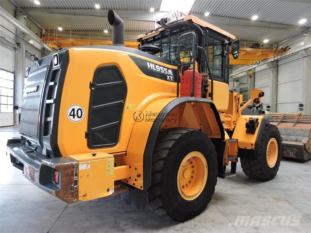 Hyundai HL955A لوادر بعجل