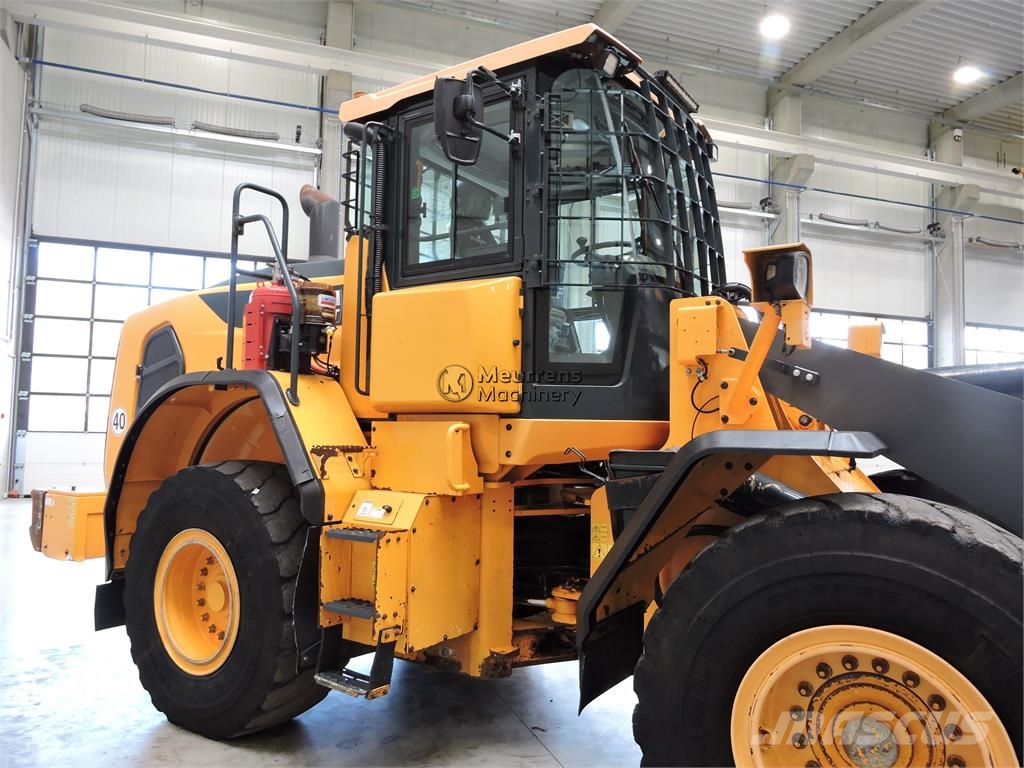 Hyundai HL955A لوادر بعجل