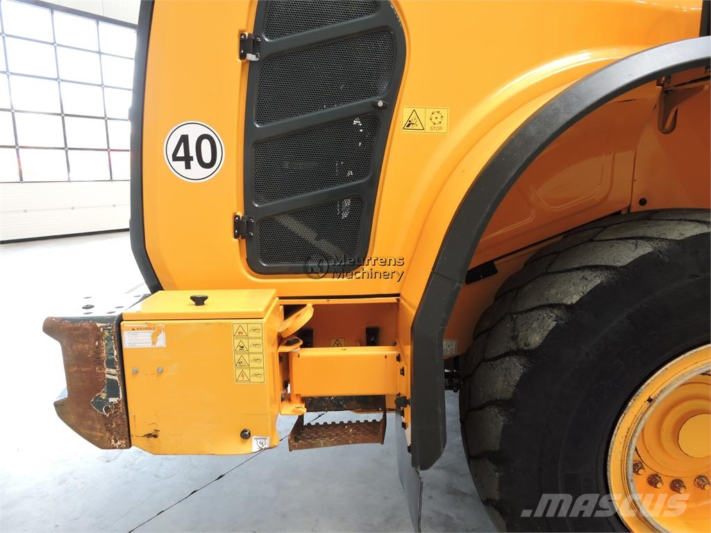 Hyundai HL955A لوادر بعجل