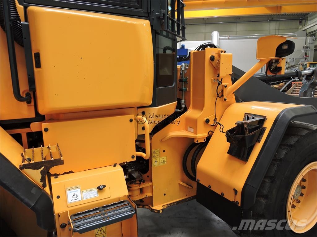 Hyundai HL955A لوادر بعجل
