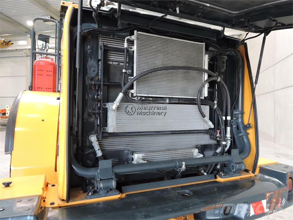 Hyundai HL955A لوادر بعجل