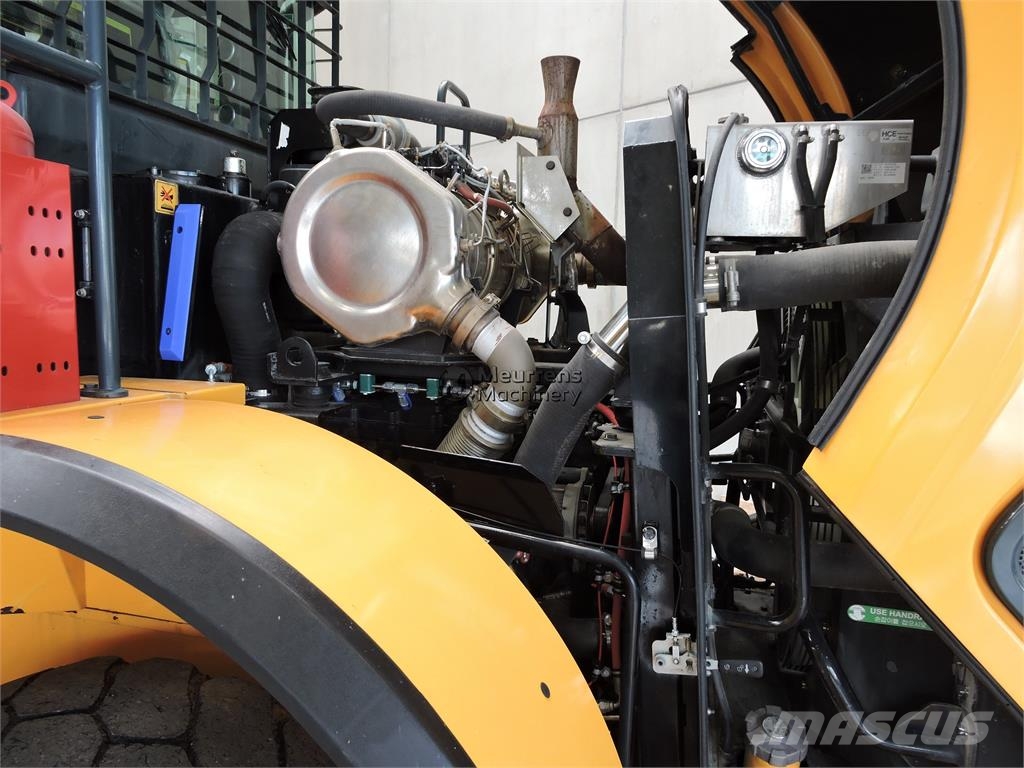 Hyundai HL955A لوادر بعجل