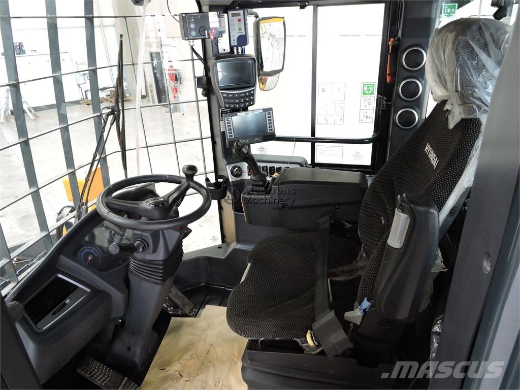 Hyundai HL955A لوادر بعجل