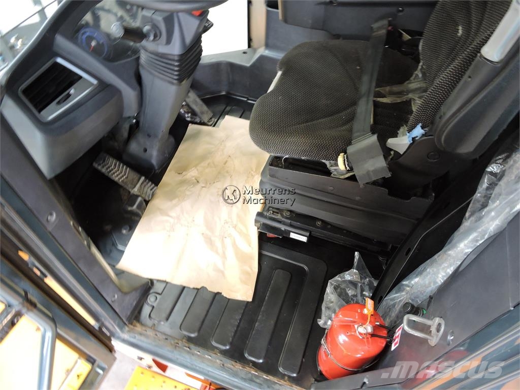 Hyundai HL955A لوادر بعجل