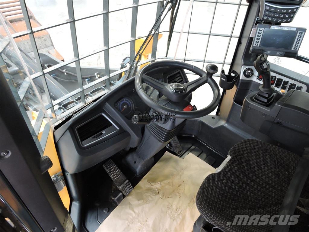 Hyundai HL955A لوادر بعجل