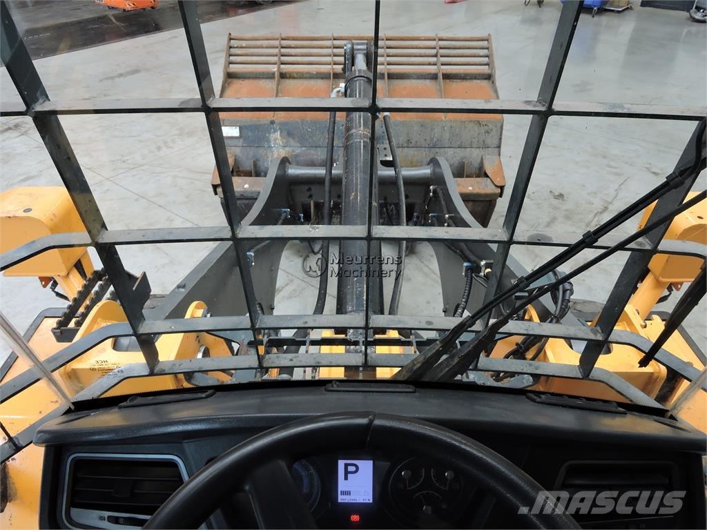 Hyundai HL955A لوادر بعجل