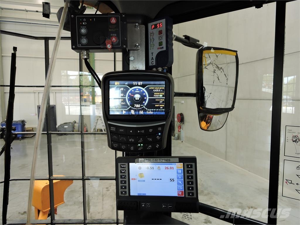 Hyundai HL955A لوادر بعجل