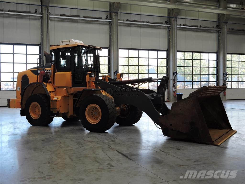 Hyundai HL955A لوادر بعجل
